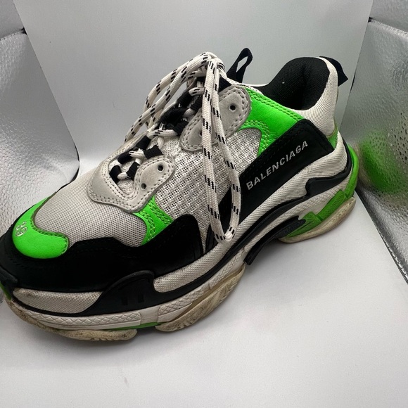 Balenciaga Triple S Chunky Sneaker
Size EU 39 - Picture 7 of 10
